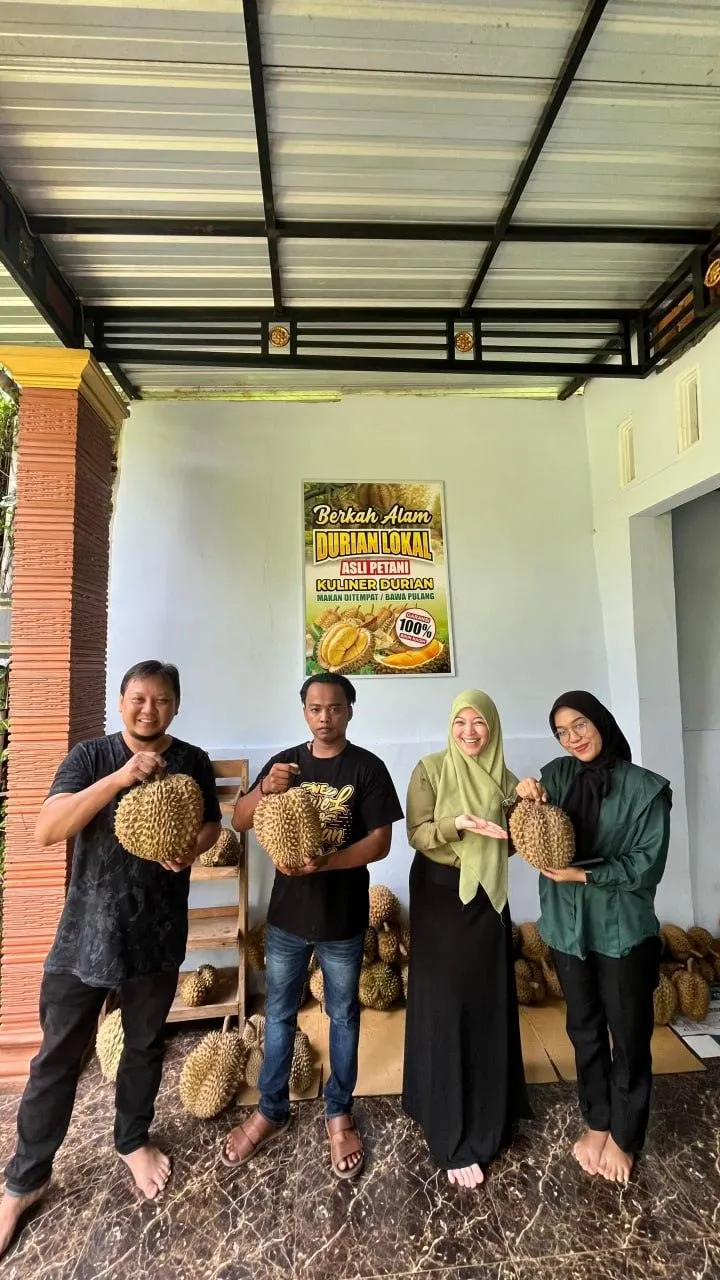 Kunjungan ke Petani Durian